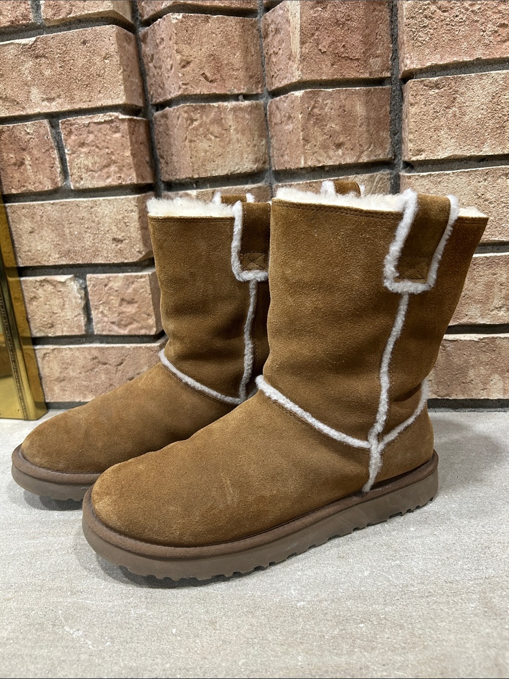 UGG Classic Suede Shearling Mid Calf Boots Chestnut Brown 1098078 Women’s 9